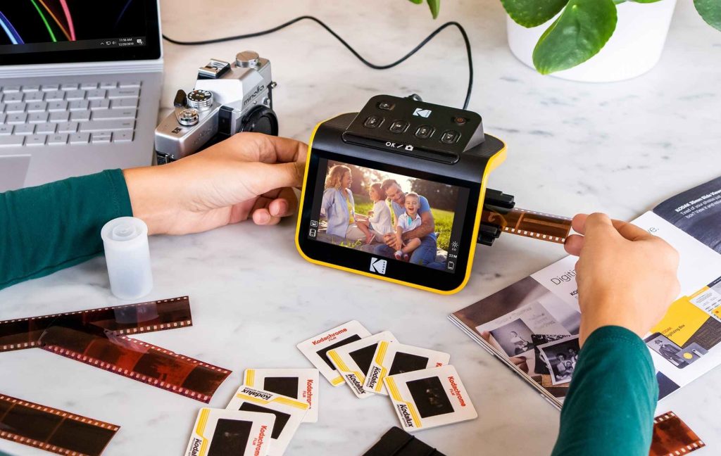 Preserve and share your film memories with ease using the KODAK Slide N SCAN Scanner - an all-in-one solution for digitizing 35mm film and slides. 