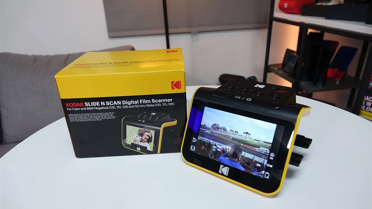 Preserve and share your film memories with ease using the KODAK Slide N SCAN Scanner - an all-in-one solution for digitizing 35mm film and slides.